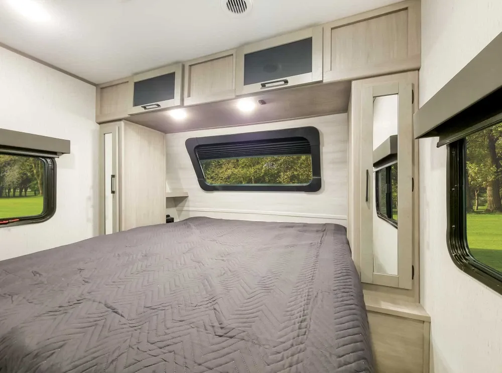 2026 Dutchmen Kodiak Ultimate 3371FLSL — Residential 70" x 80" King Beds on All Floorplans