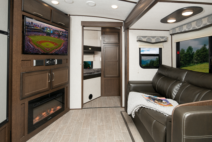 who makes atlas travel trailers